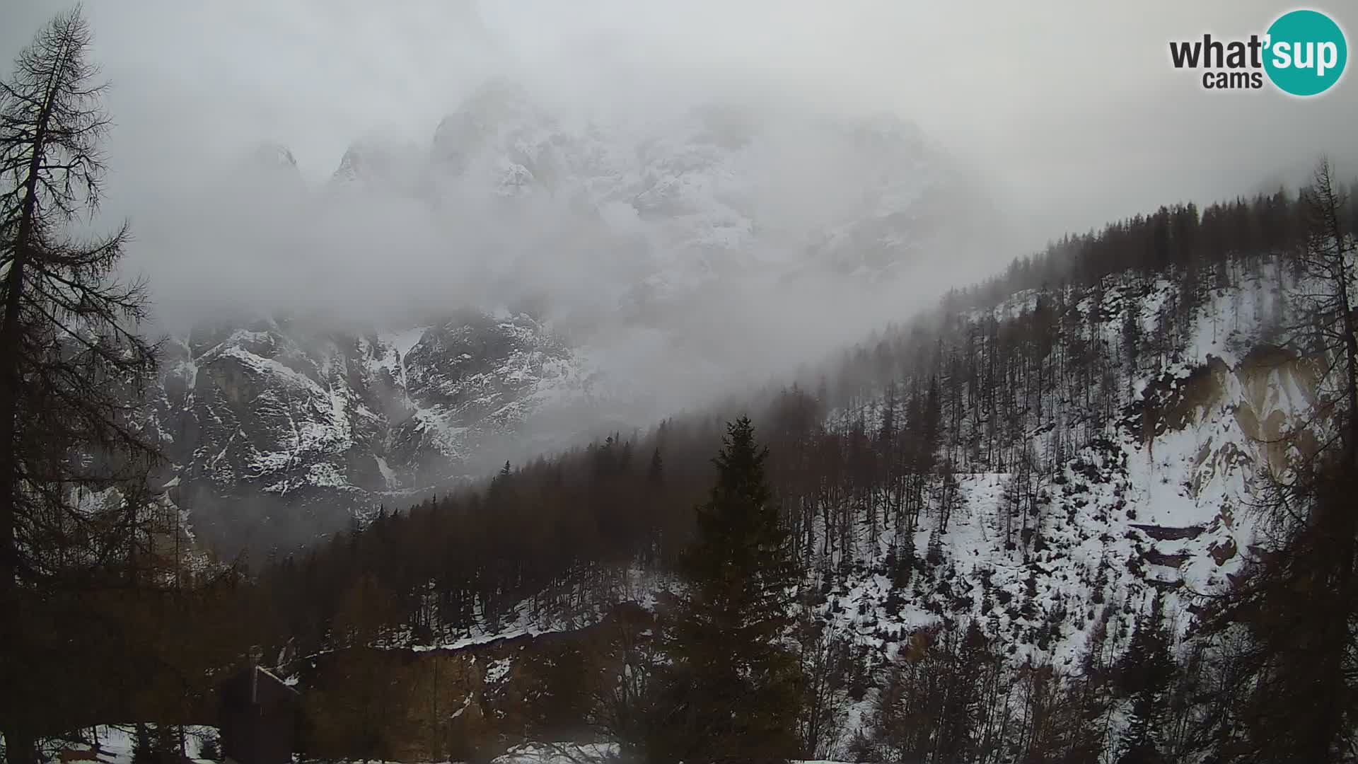 Webcam Vršič LIVE maison Erjavčeva – vue sur PRISOJNIK – Slovénie