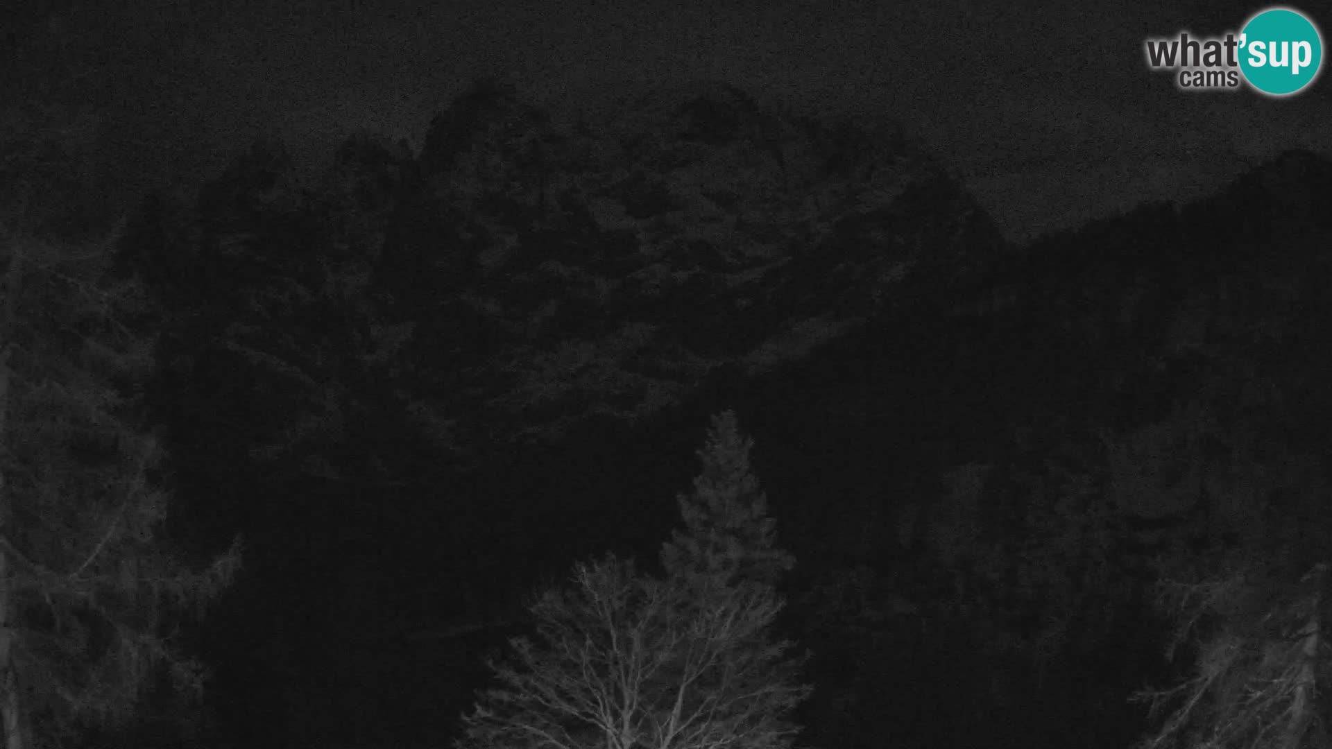 Vršič LIVE webcam casa Erjavčeva – vista sul PRISOJNIK – Slovenia