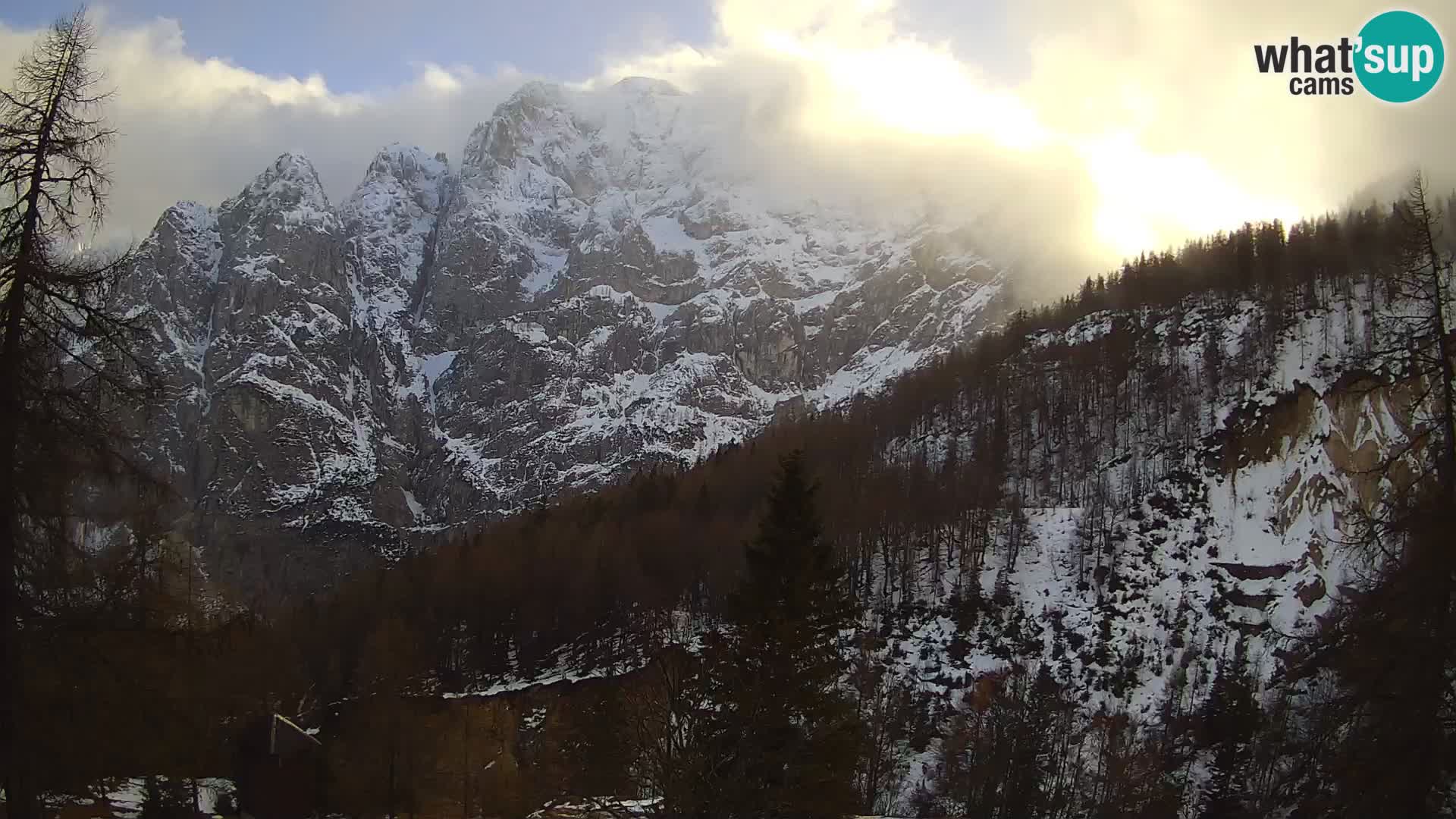 Vršič LIVE Webcam Haus Erjavčeva – Blick auf PRISOJNIK – Slowenien