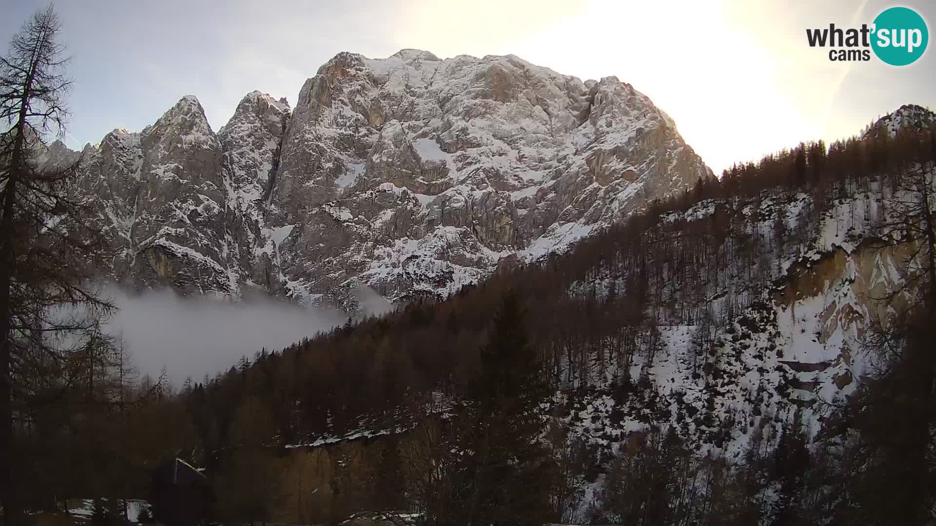 Webcam Vršič LIVE maison Erjavčeva – vue sur PRISOJNIK – Slovénie