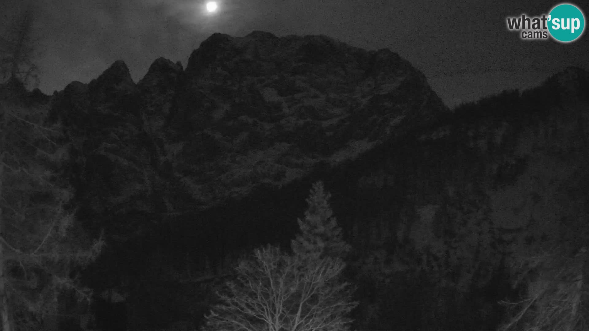 Webcam Vršič LIVE maison Erjavčeva – vue sur PRISOJNIK – Slovénie