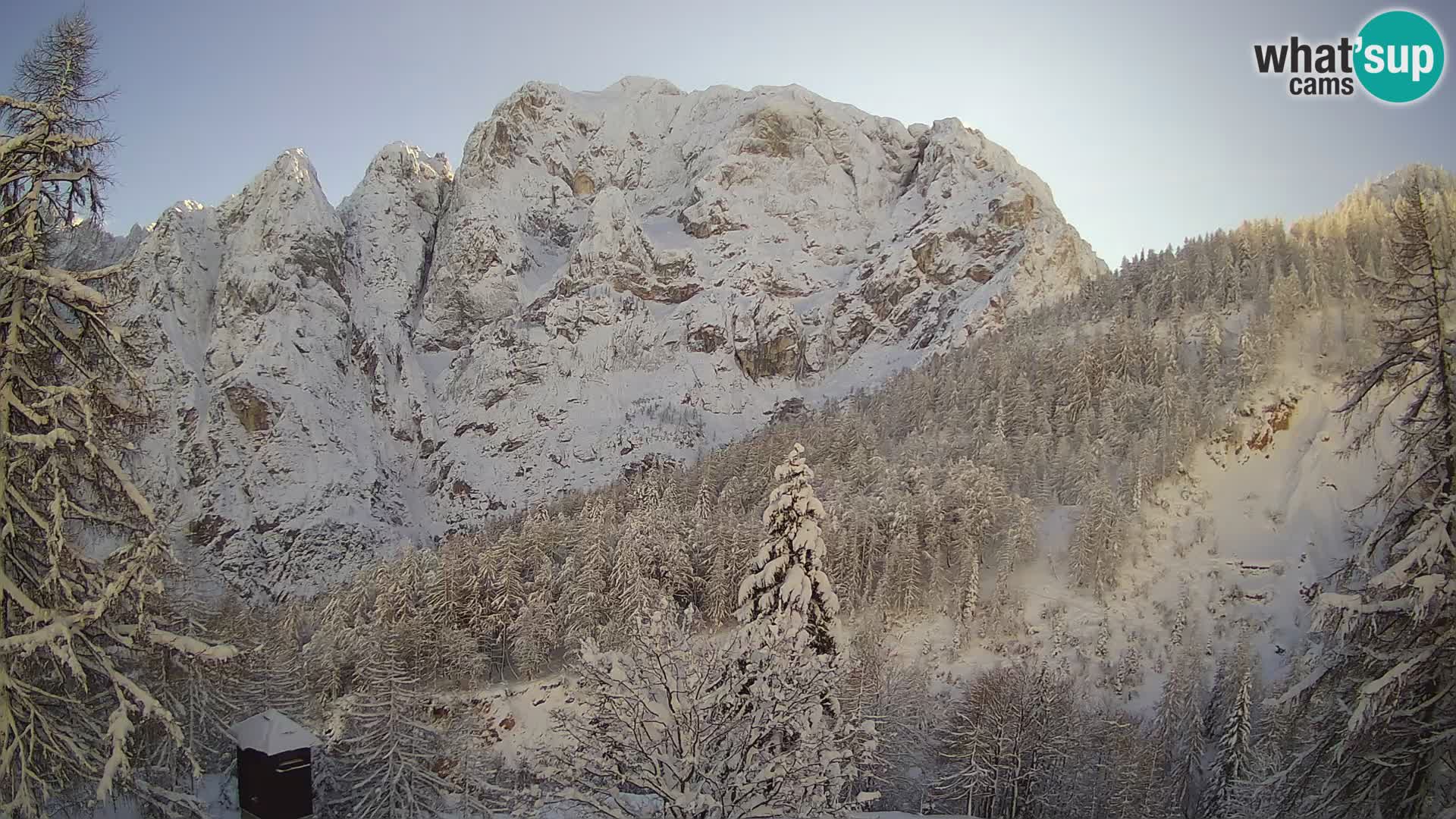 Vršič camera en vivo Casa Erjavčeva – vista a PRISOJNIK – Eslovenia