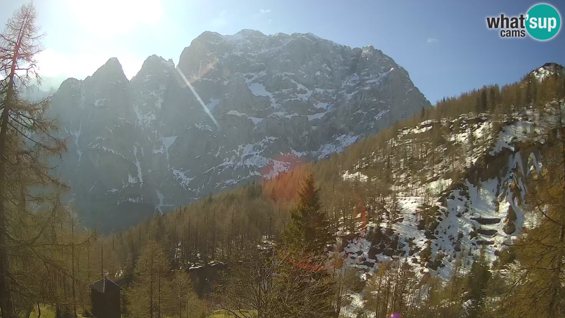 Vršič spletna kamera Erjavčeva hiša – pogled na PRISOJNIK