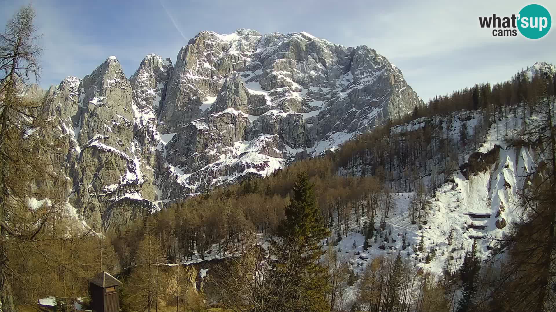 Vršič LIVE webcam casa Erjavčeva – vista sul PRISOJNIK – Slovenia