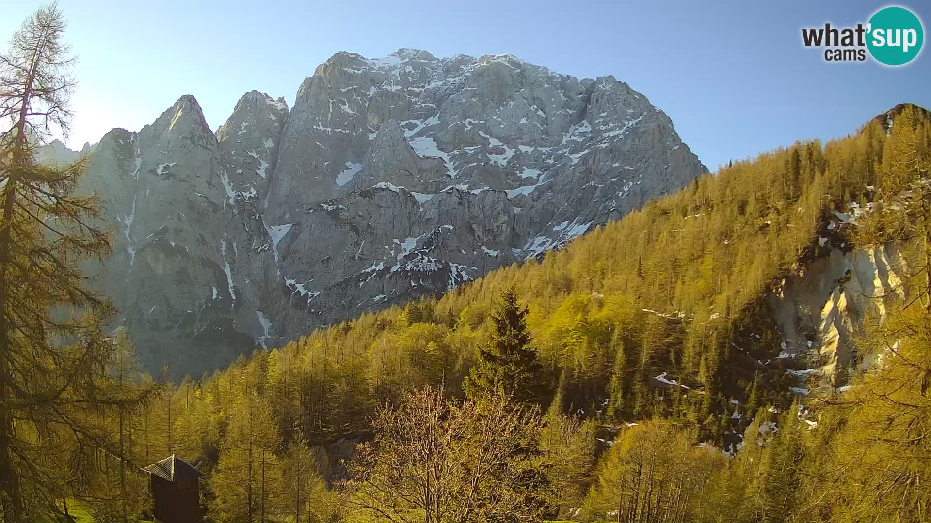 Vršič LIVE webcam casa Erjavčeva – vista sul PRISOJNIK – Slovenia