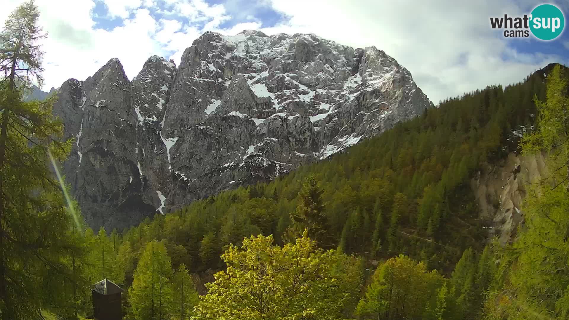 Vršič LIVE webcam casa Erjavčeva – vista sul PRISOJNIK – Slovenia