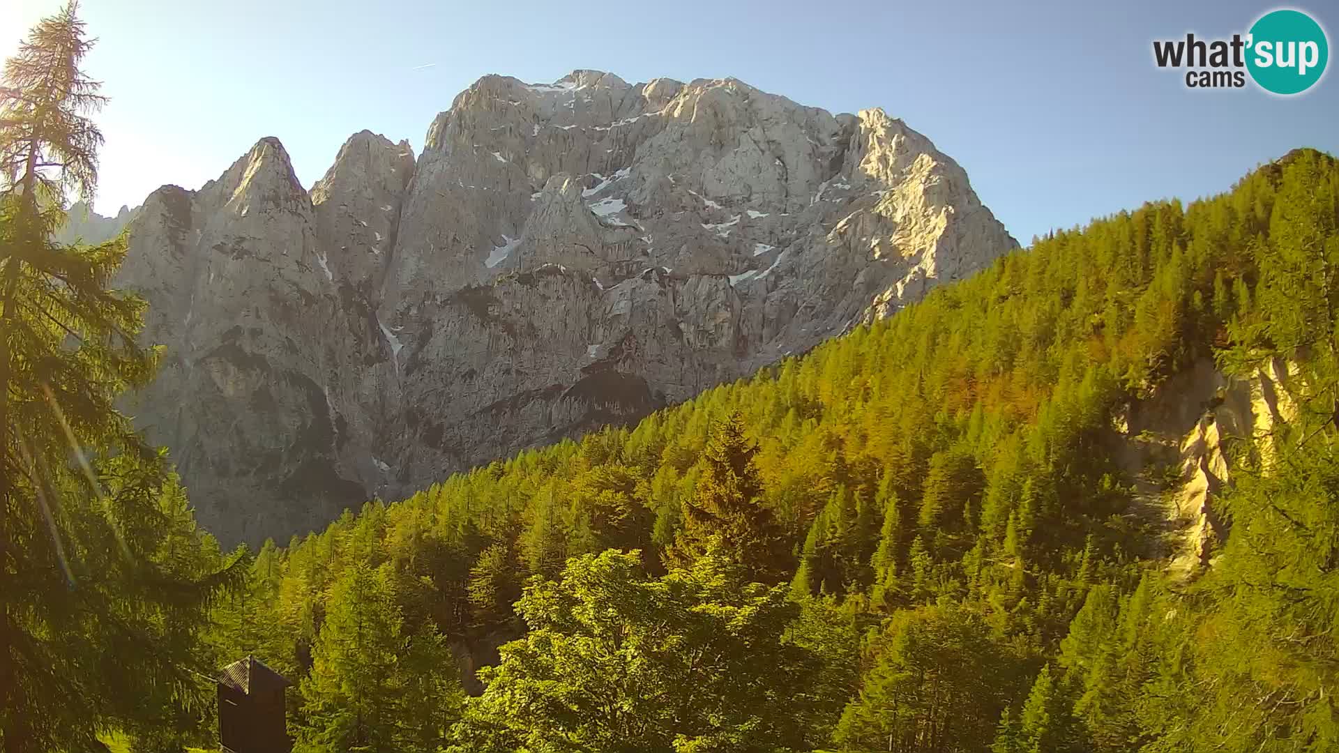 Vršič LIVE webcam casa Erjavčeva – vista sul PRISOJNIK – Slovenia