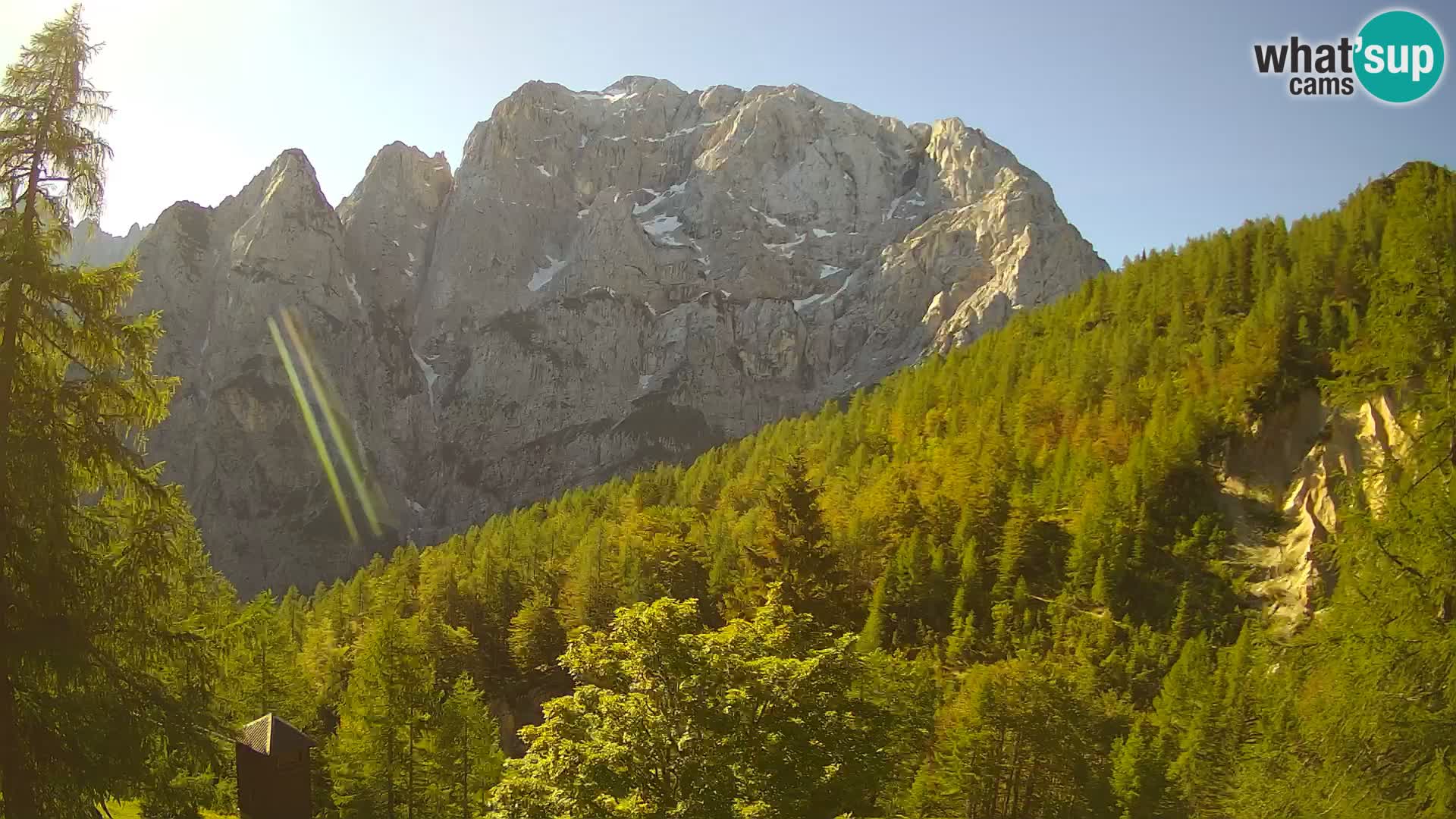 Vršič LIVE webcam Erjavčeva house – view to PRISOJNIK – Slovenia