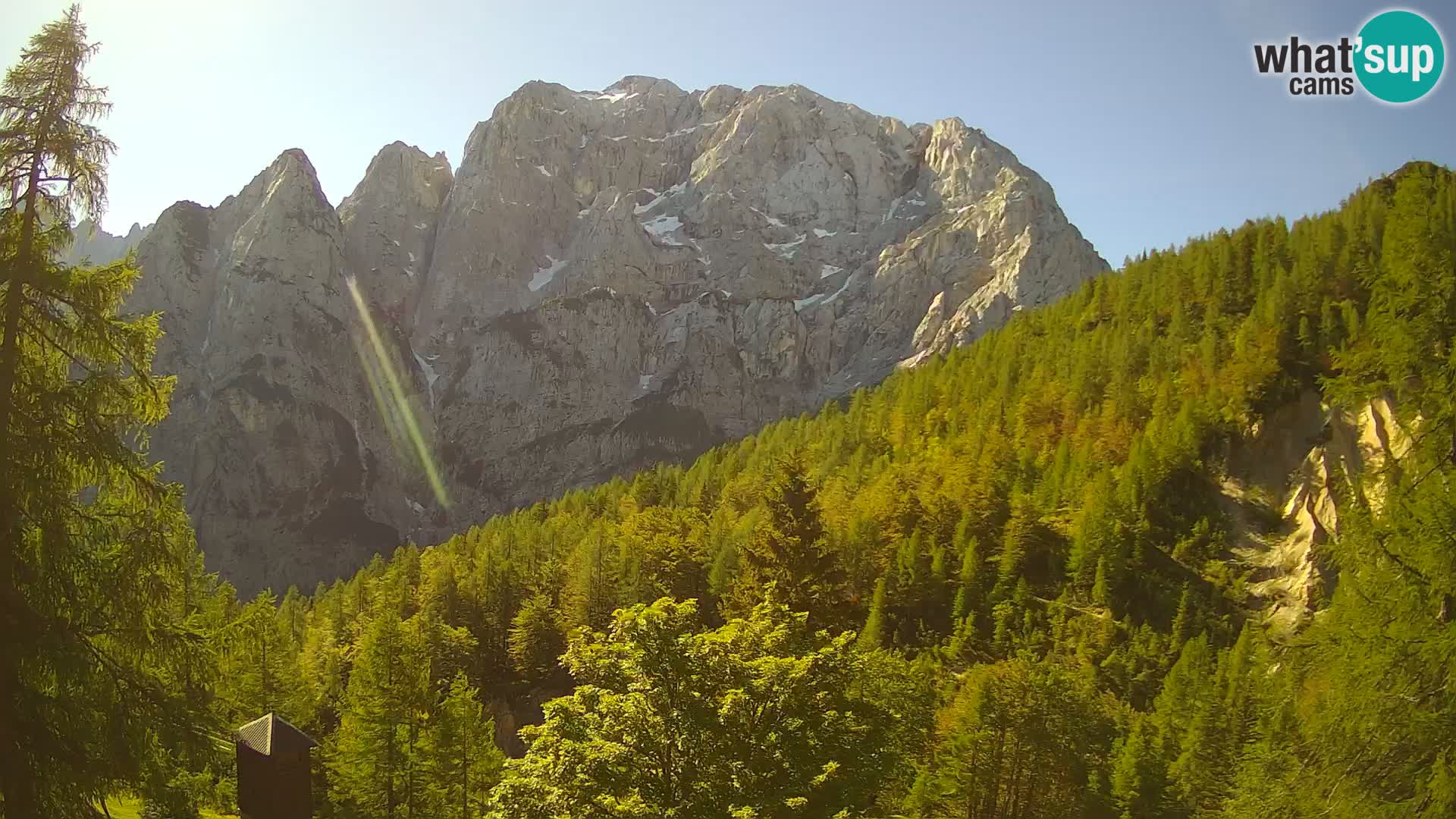 Vršič LIVE webcam Erjavčeva house – view to PRISOJNIK – Slovenia