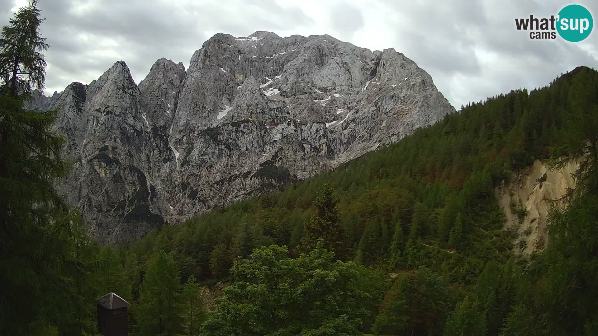 Vršič LIVE webcam casa Erjavčeva – vista sul PRISOJNIK – Slovenia