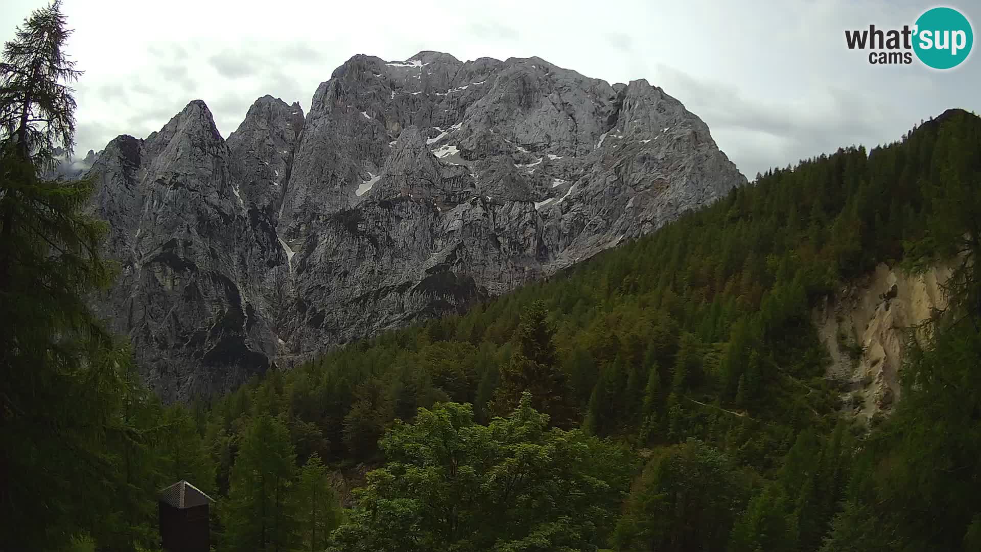 Vršič web kamera Erjavčeva kuća – view to PRISOJNIK – Slovenija