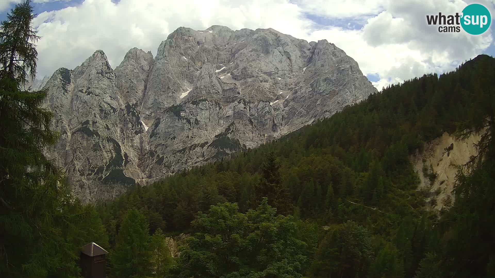 Vršič spletna kamera Erjavčeva hiša – pogled na PRISOJNIK