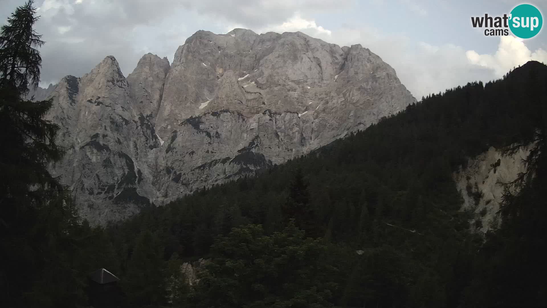 Vršič camera en vivo Casa Erjavčeva – vista a PRISOJNIK – Eslovenia