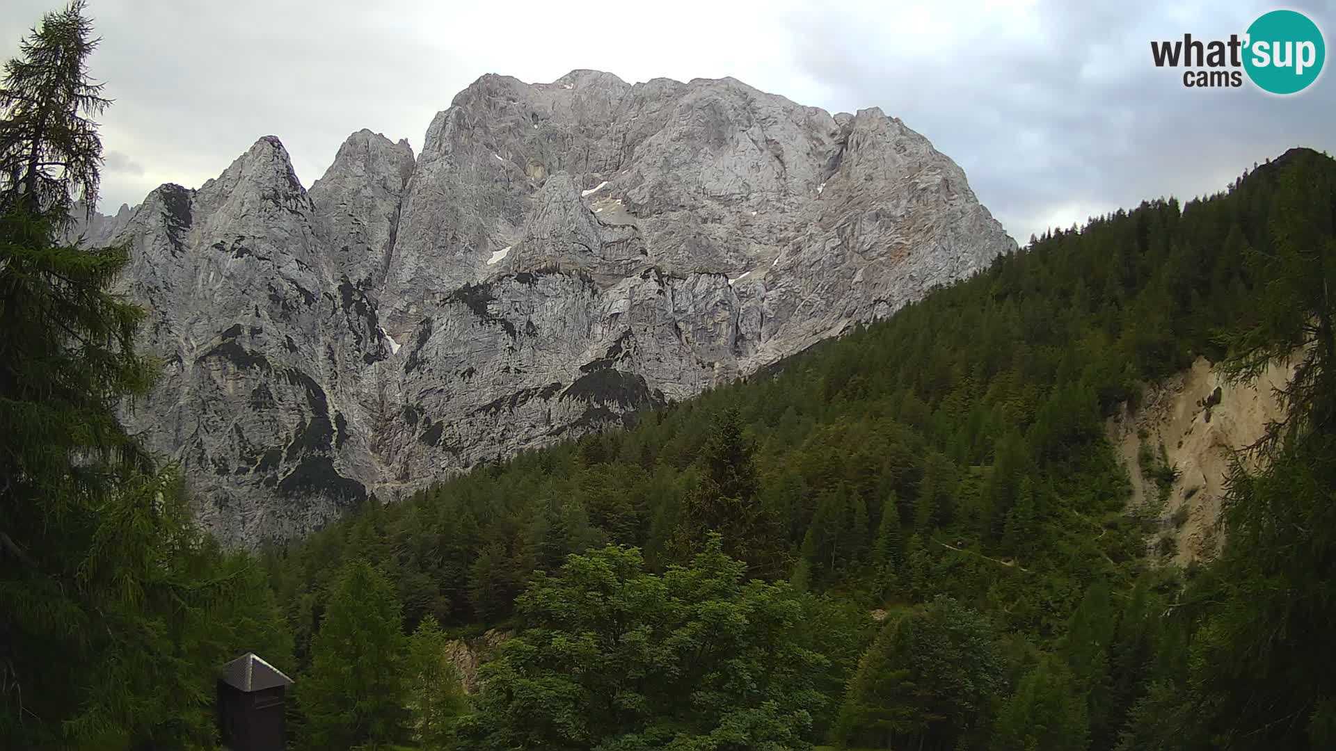 Vršič LIVE webcam casa Erjavčeva – vista sul PRISOJNIK – Slovenia