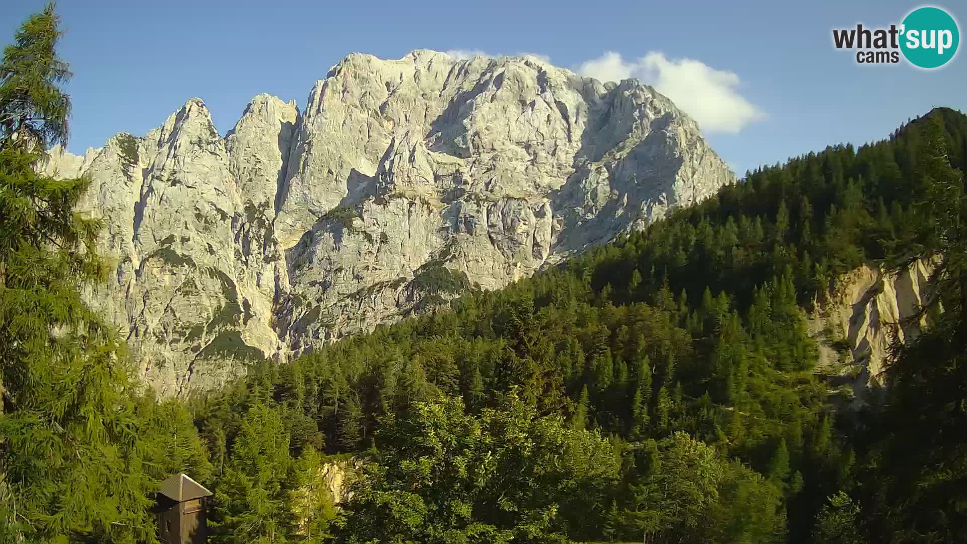 Vršič LIVE webcam casa Erjavčeva – vista sul PRISOJNIK – Slovenia