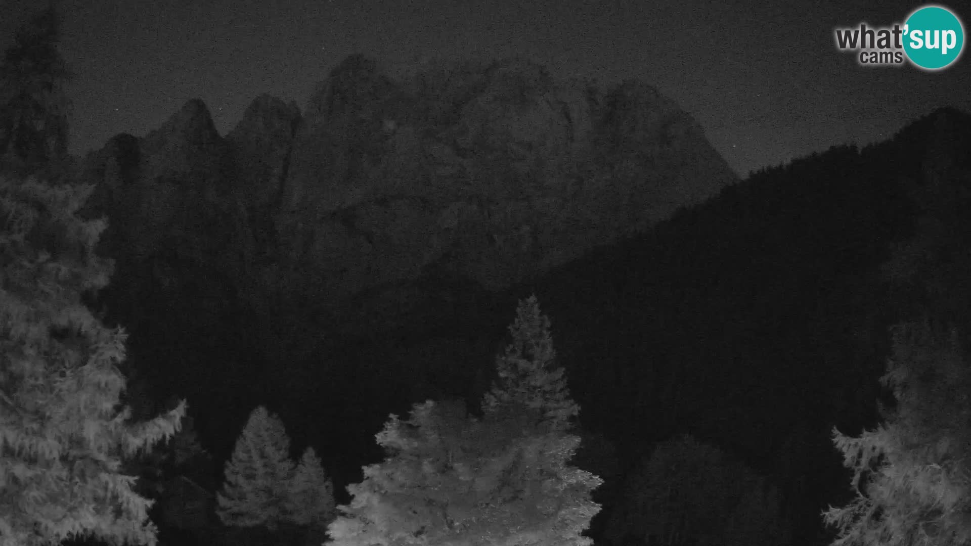 Vršič LIVE webcam casa Erjavčeva – vista sul PRISOJNIK – Slovenia