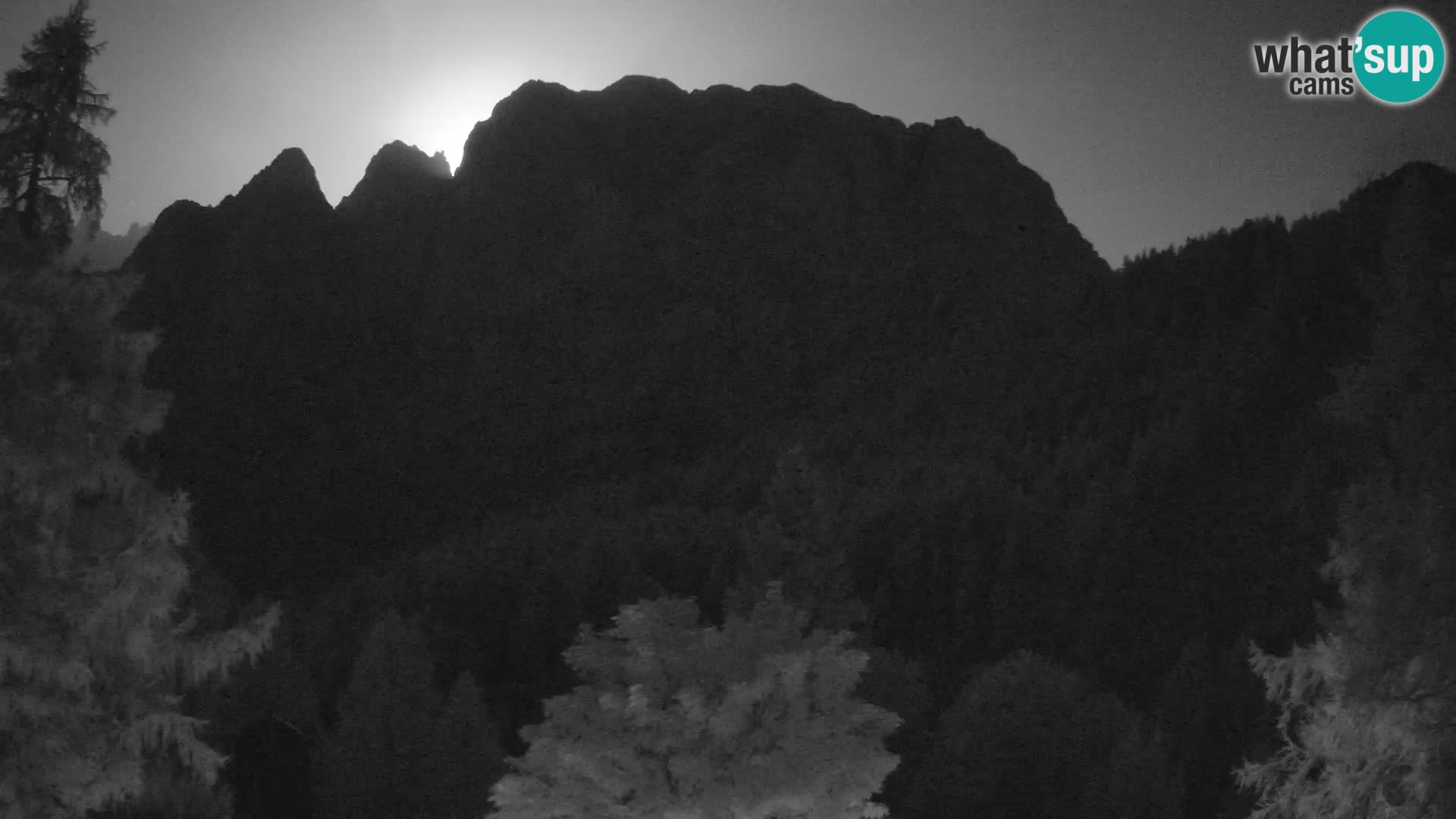 Webcam Vršič LIVE maison Erjavčeva – vue sur PRISOJNIK – Slovénie