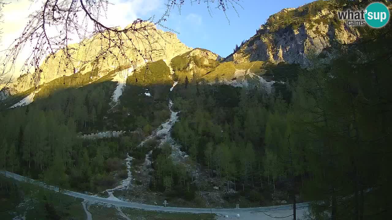 Web kamera Vršič – Erjavčeva kuca – Slovenija