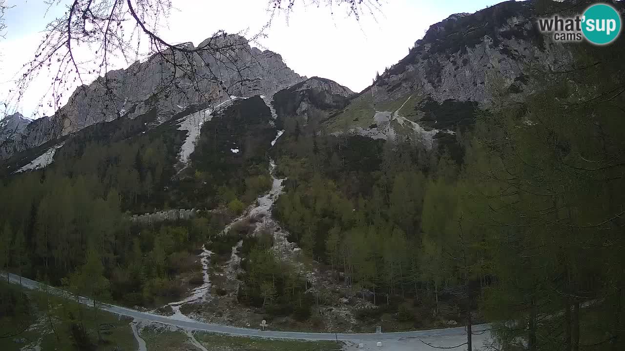Web kamera Vršič – Erjavčeva kuca – Slovenija