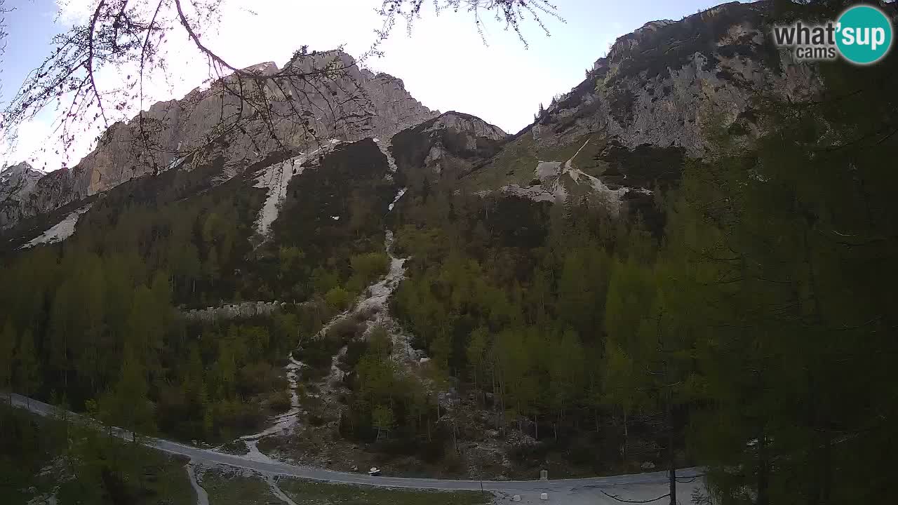 Web kamera Vršič – Erjavčeva kuca – Slovenija