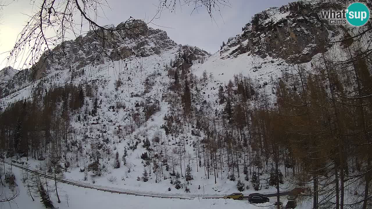 Web kamera Vršič – Erjavčeva kuca – Slovenija