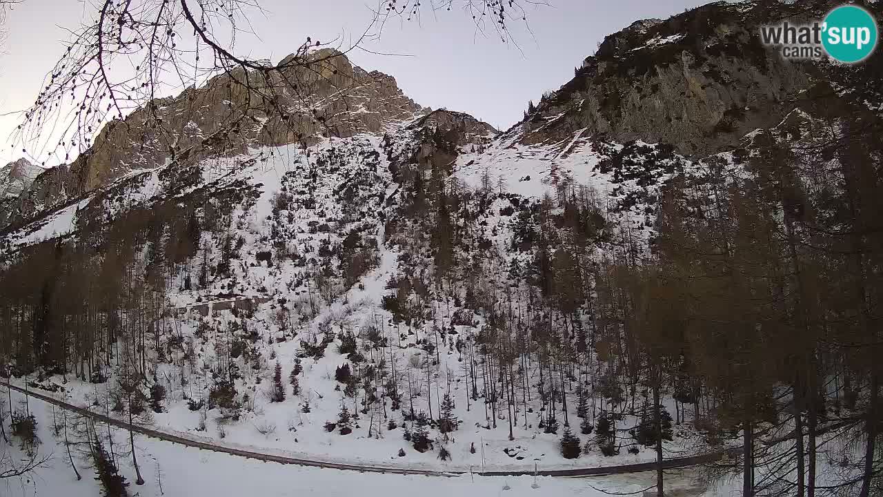 Live webcam Vršič – Erjavčeva house – Slovenia