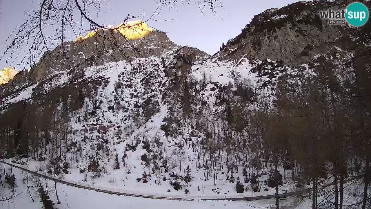 Web kamera Vršič – Erjavčeva kuca – Slovenija