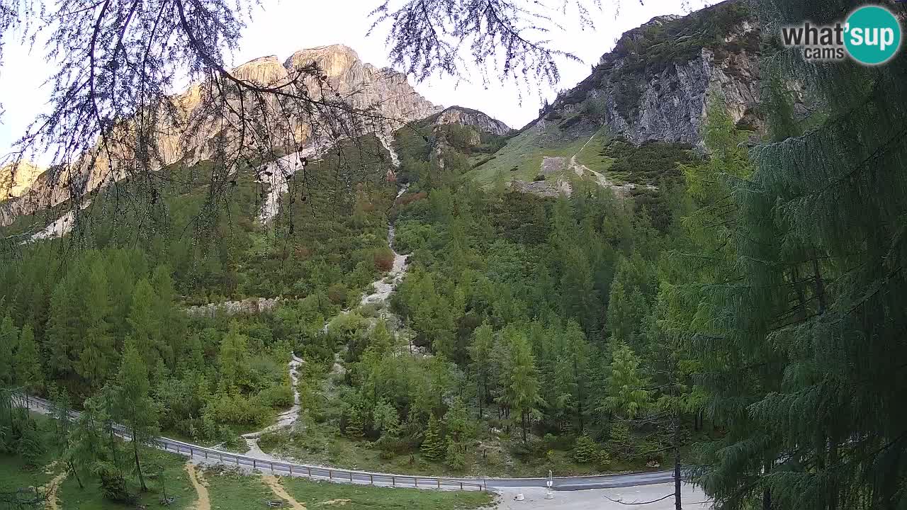 Web kamera Vršič – Erjavčeva kuca – Slovenija