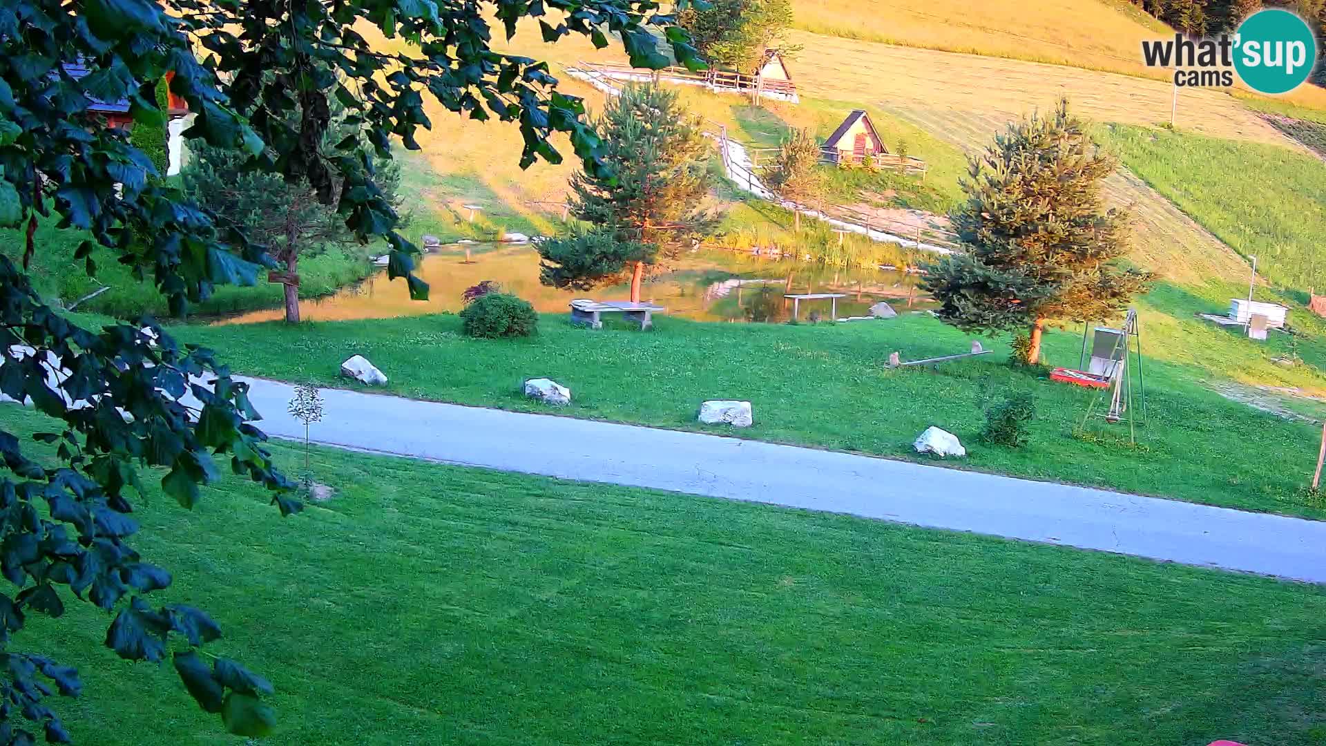 Pond at the Pr’Vrhovc Homestead Webcam