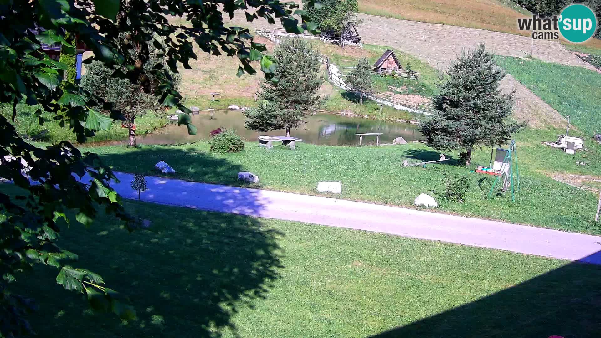 Pond at the Pr’Vrhovc Homestead Webcam