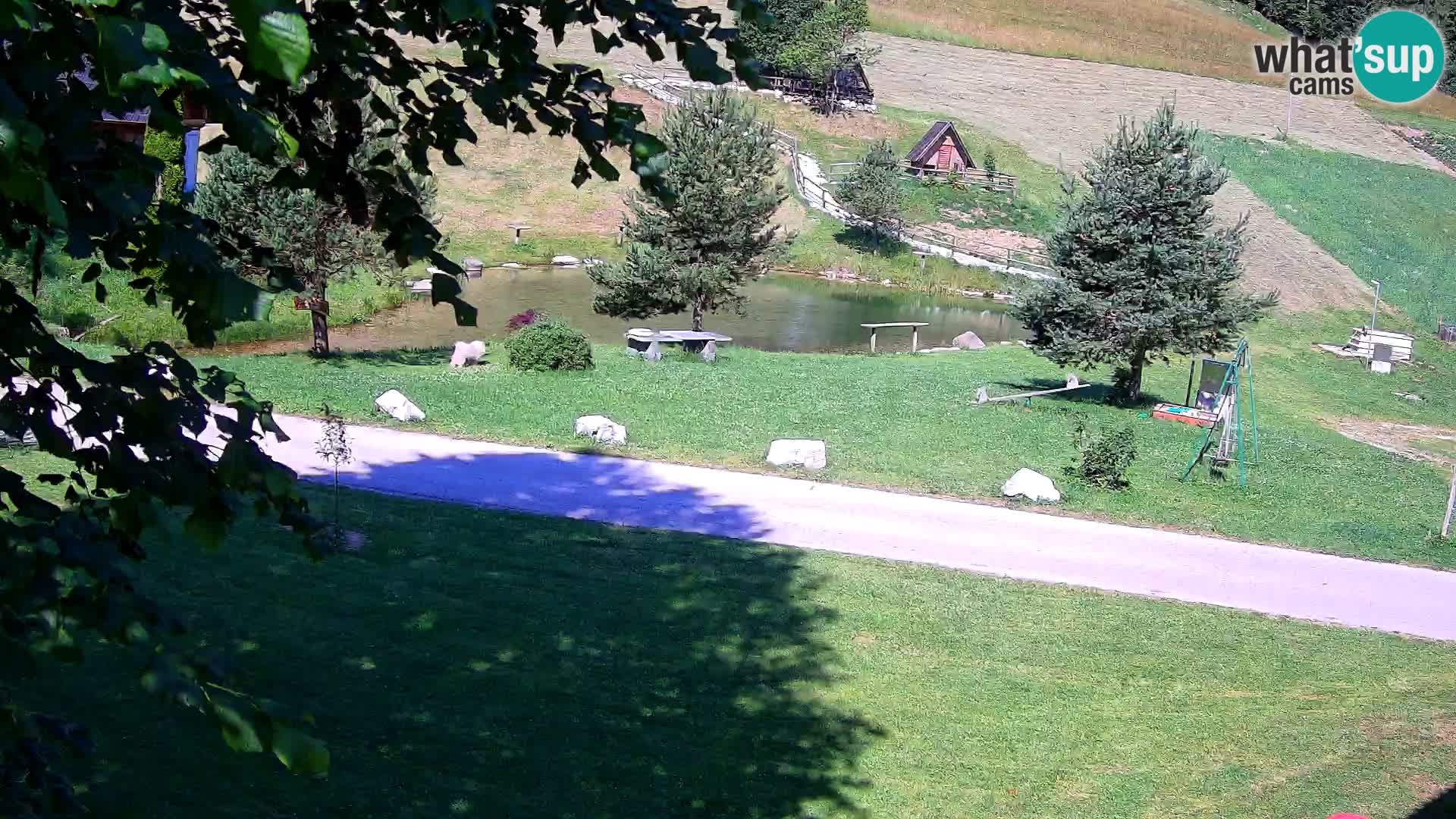Pond at the Pr’Vrhovc Homestead Webcam