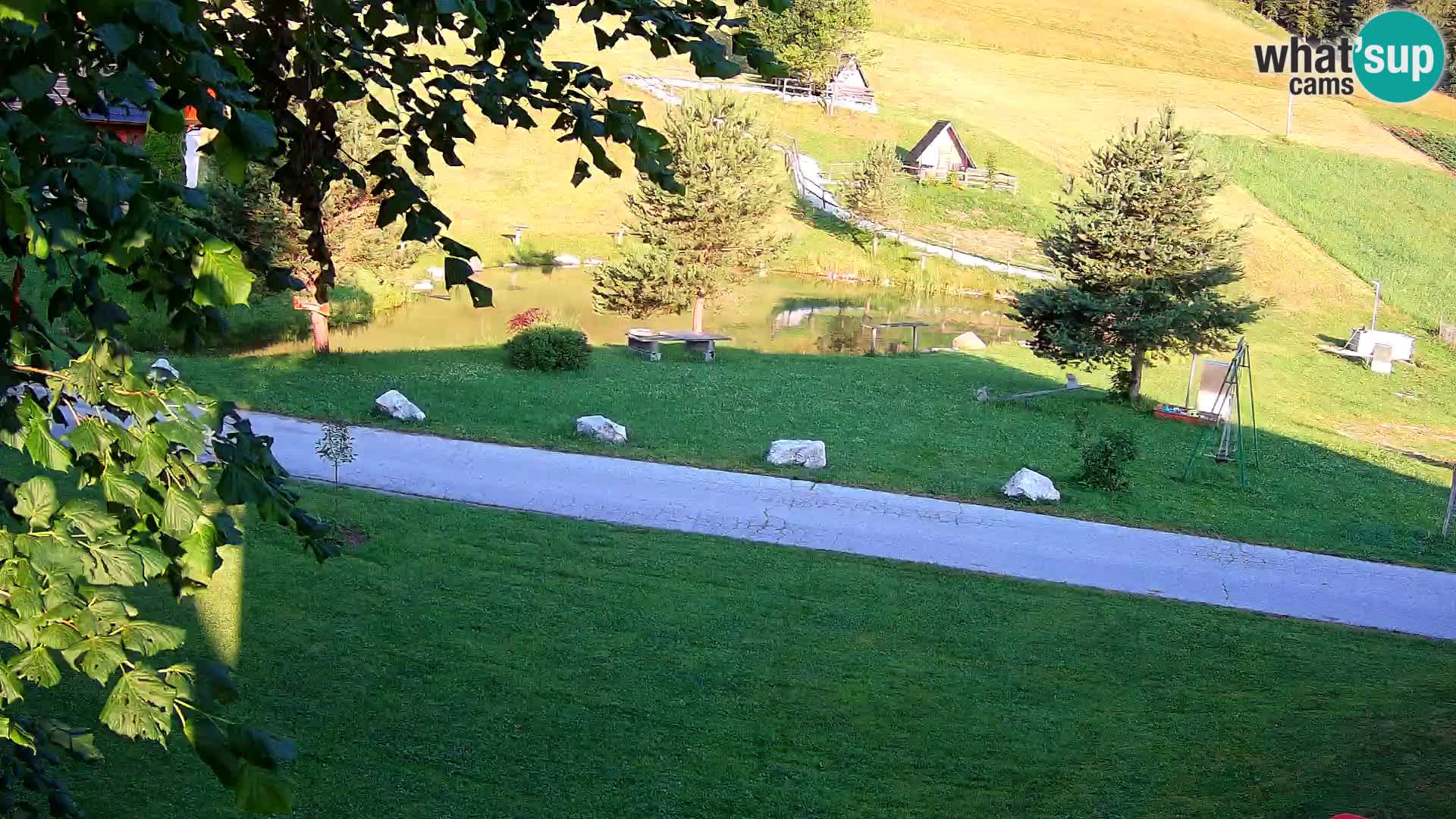 Pond at the Pr’Vrhovc Homestead Webcam