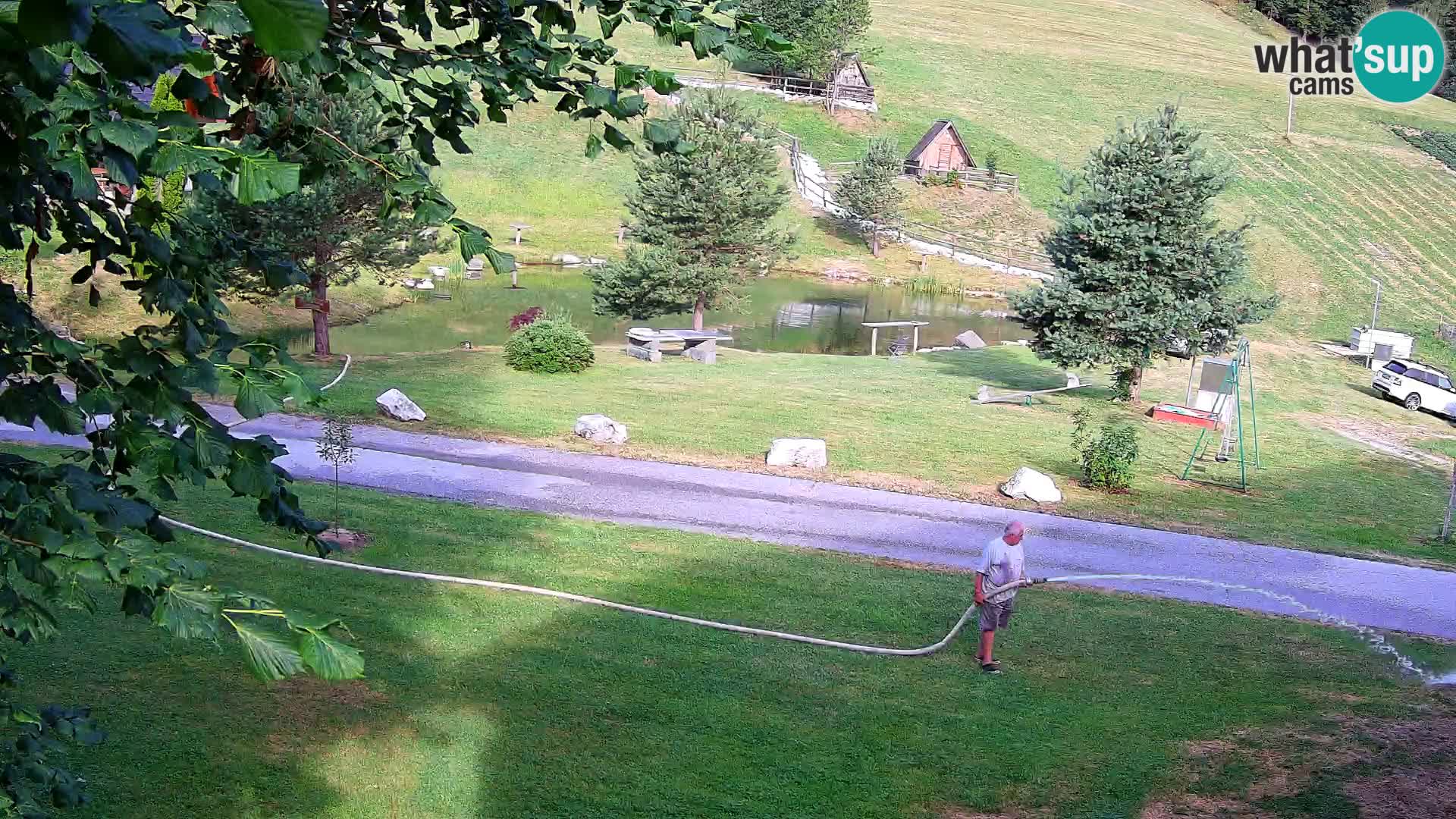 Pond at the Pr’Vrhovc Homestead Webcam