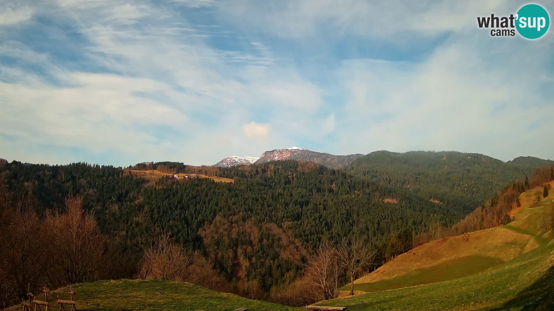 Webcam Brunarica Dražgoše – Vista live sul Ratitovec (1666 m)