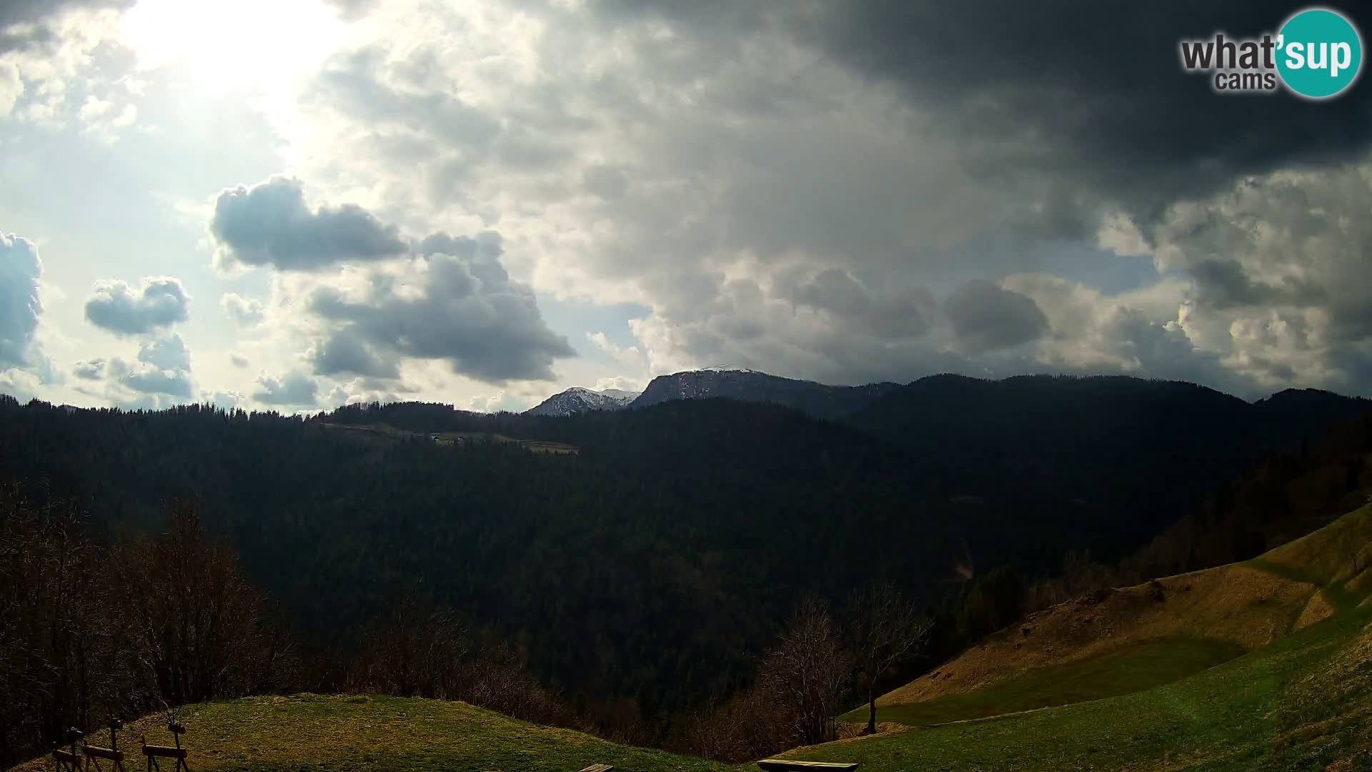 Webcam Brunarica Dražgoše – Live View of Ratitovec (1666 m)