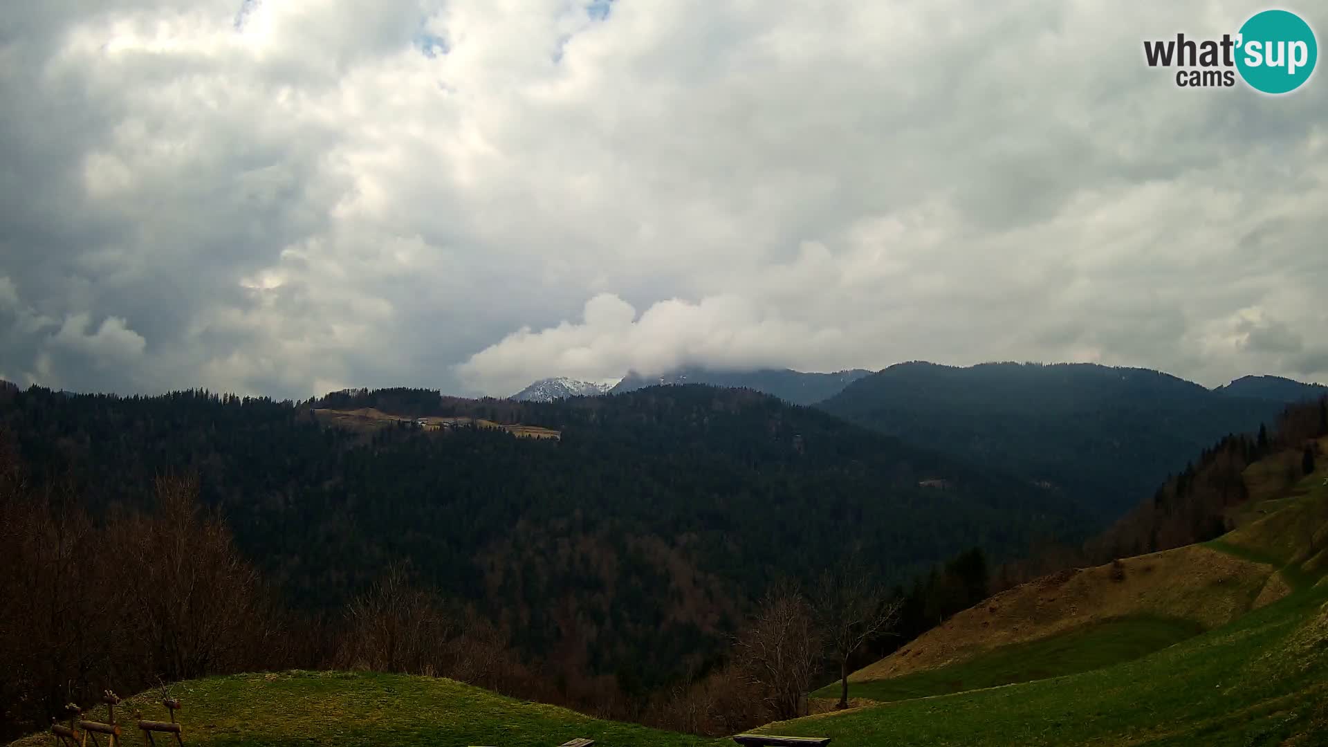 Webcam Brunarica Dražgoše – Vista live sul Ratitovec (1666 m)