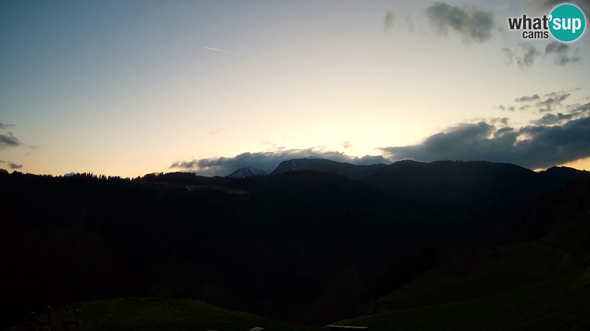 Webcam Brunarica Dražgoše – Live View of Ratitovec (1666 m)