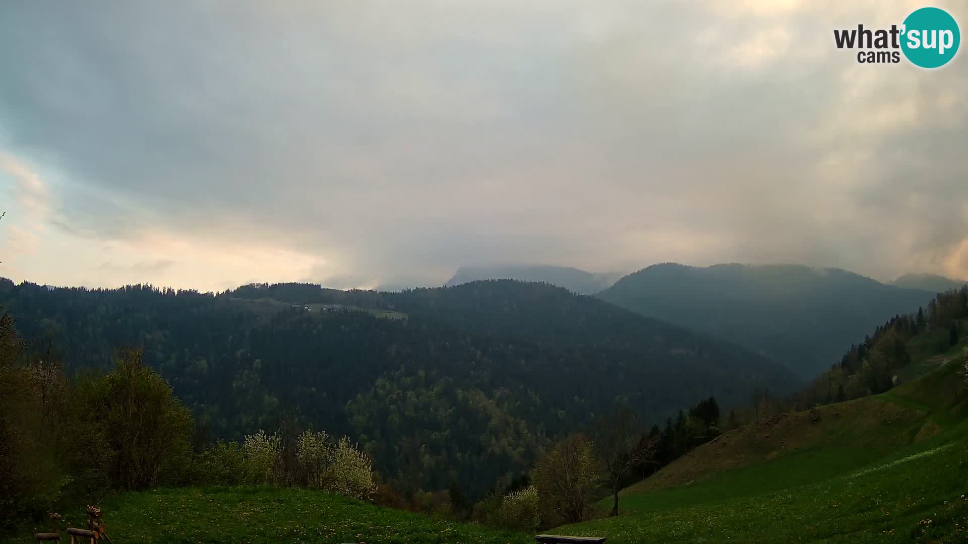 Webcam Brunarica Dražgoše – Liveblick auf Ratitovec (1666 m)