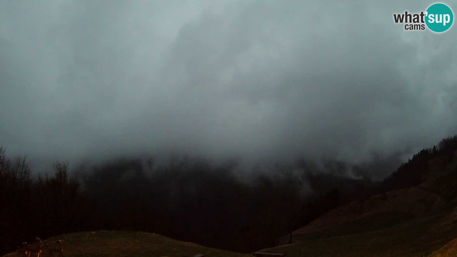 Webcam Brunarica Dražgoše – Vista live sul Ratitovec (1666 m)