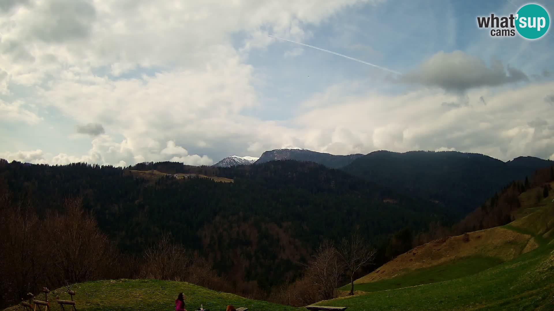 Web kamera Brunarica Dražgoše – Pogled uživo na Ratitovec (1666 m)