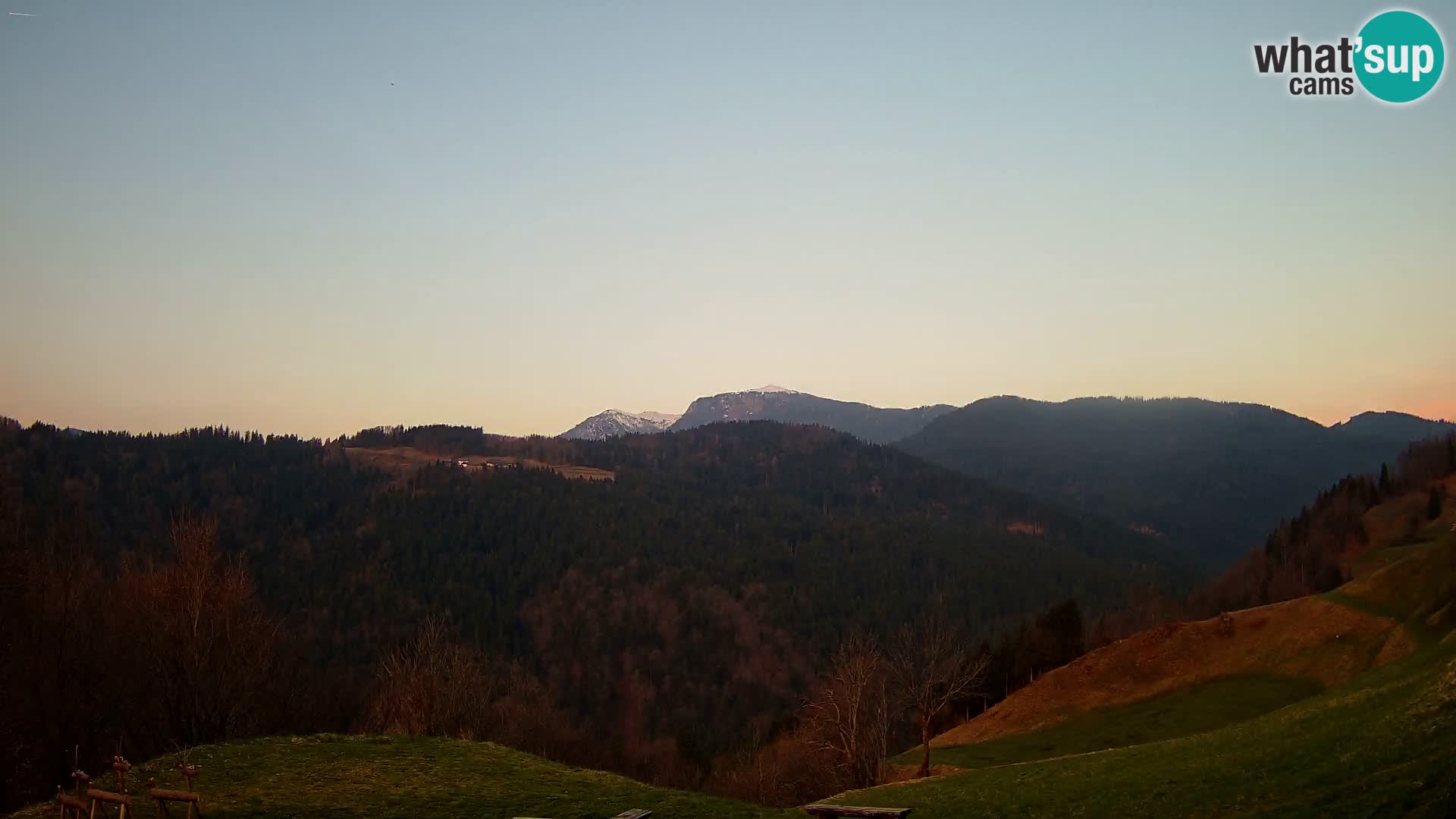 Webcam Brunarica Dražgoše – Liveblick auf Ratitovec (1666 m)