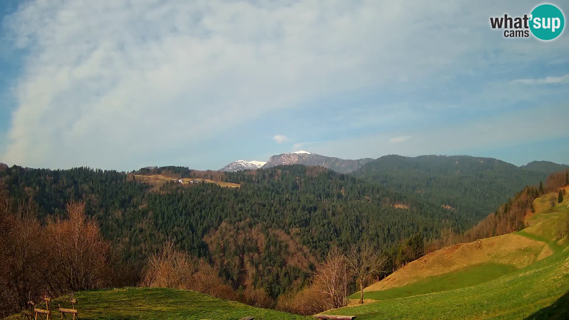 Webcam Brunarica Dražgoše – Liveblick auf Ratitovec (1666 m)