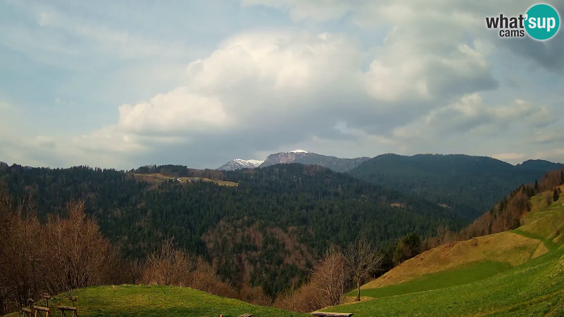 Webcam Brunarica Dražgoše – Liveblick auf Ratitovec (1666 m)