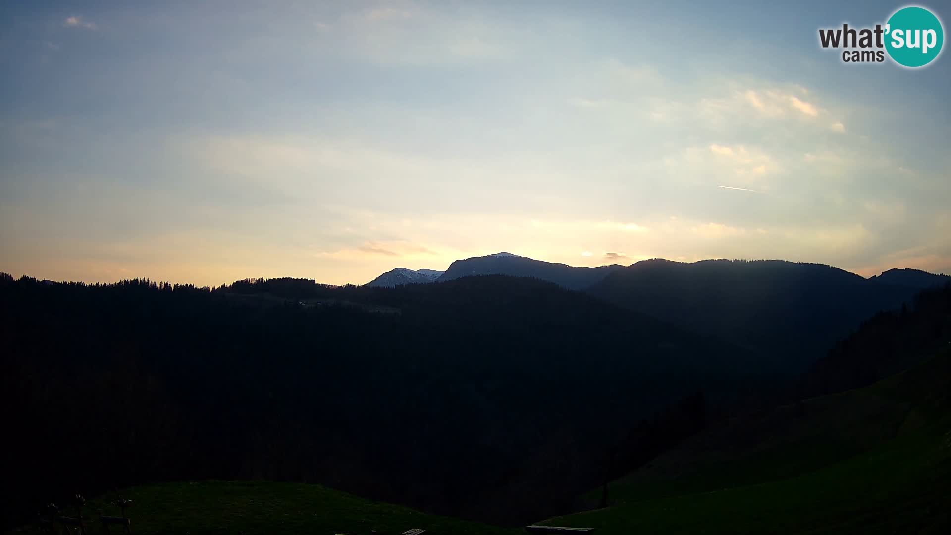 Webcam Brunarica Dražgoše – Live View of Ratitovec (1666 m)