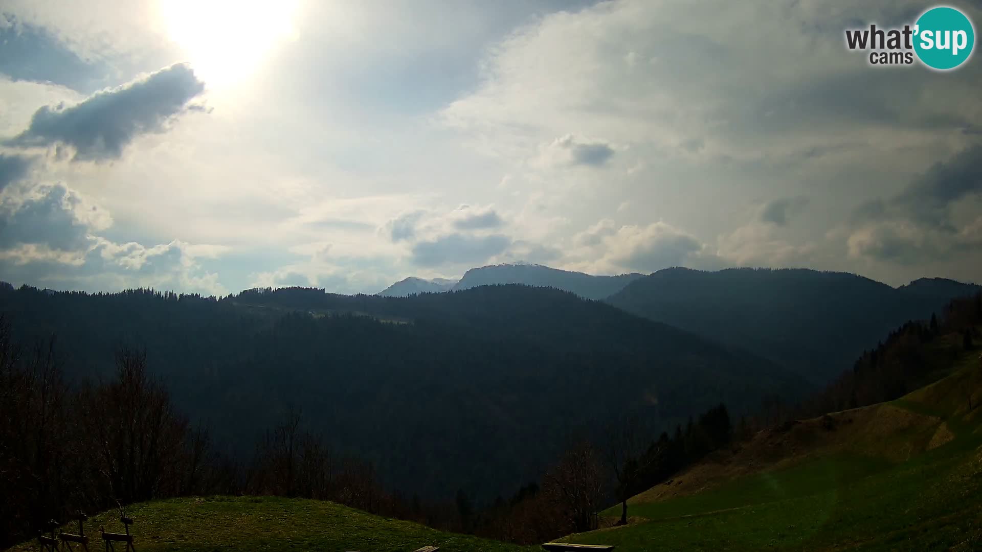 Webcam Brunarica Dražgoše – Vista live sul Ratitovec (1666 m)