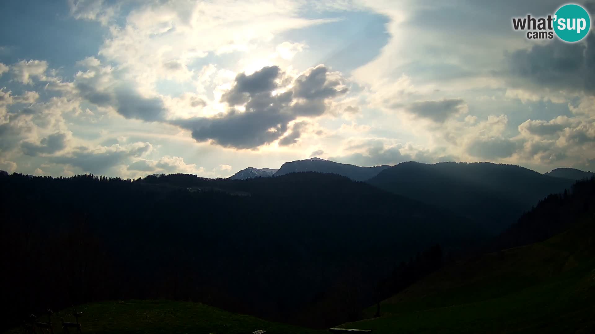 Webcam Brunarica Dražgoše – Vista live sul Ratitovec (1666 m)