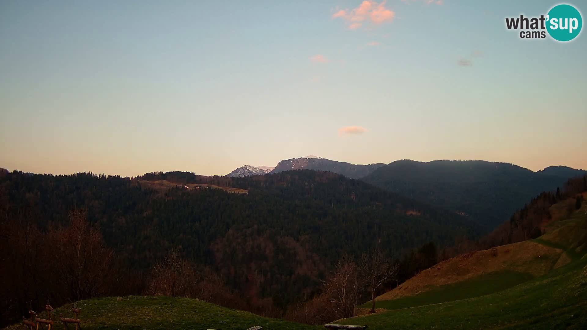 Webcam Brunarica Dražgoše – Live View of Ratitovec (1666 m)