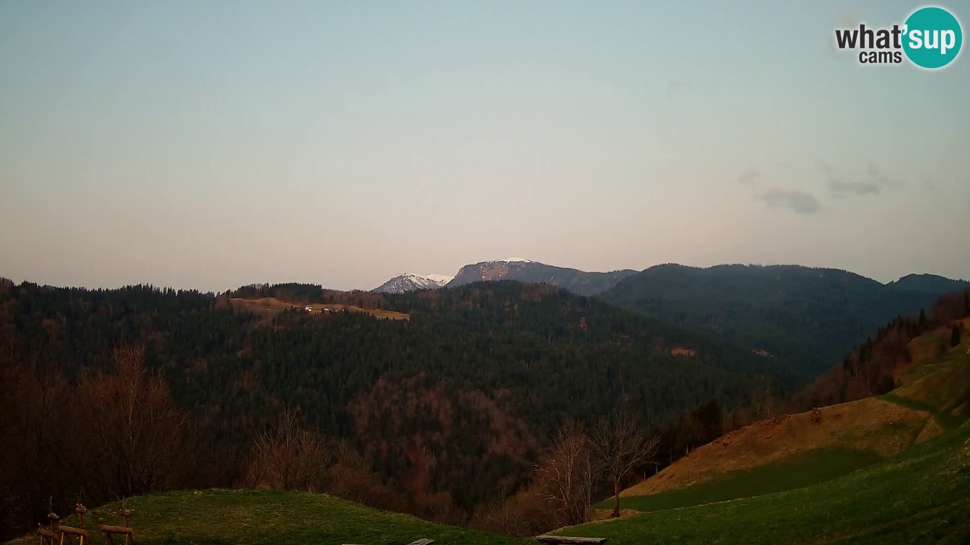 Webcam Brunarica Dražgoše – Liveblick auf Ratitovec (1666 m)