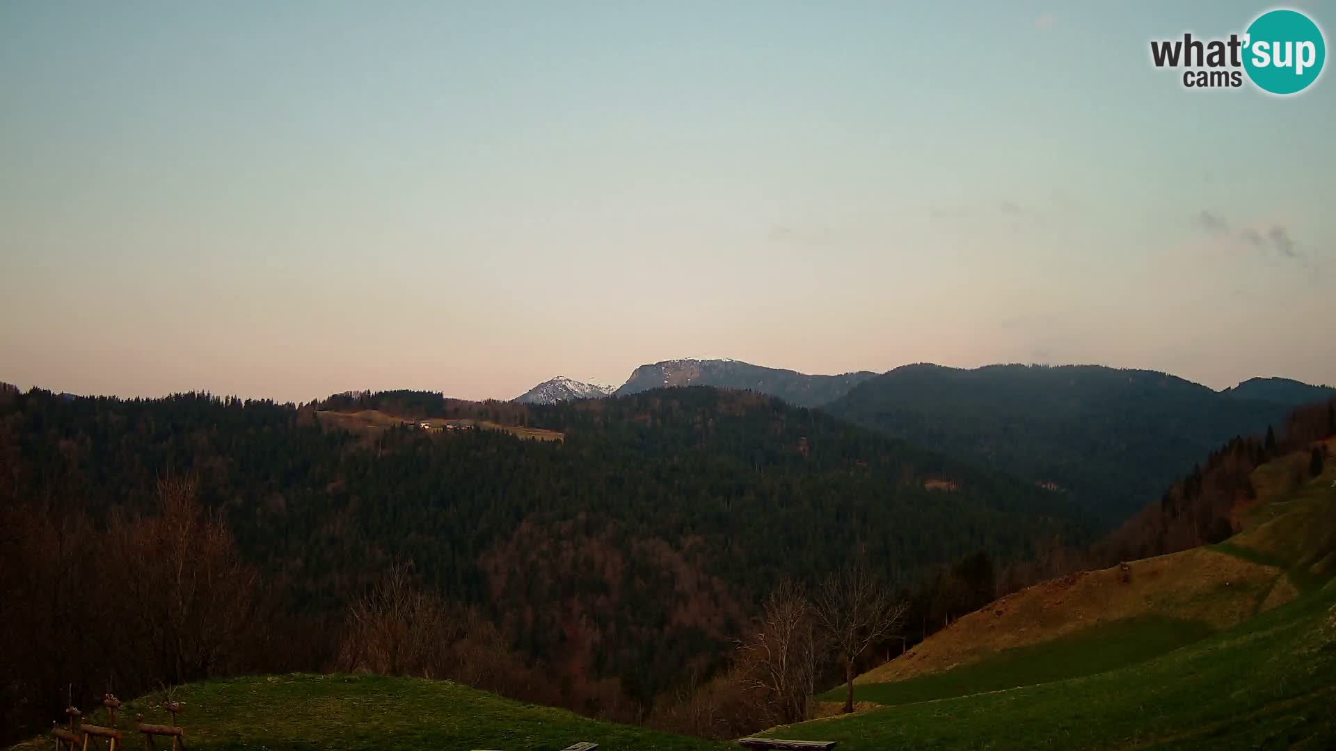 Webcam Brunarica Dražgoše – Live View of Ratitovec (1666 m)