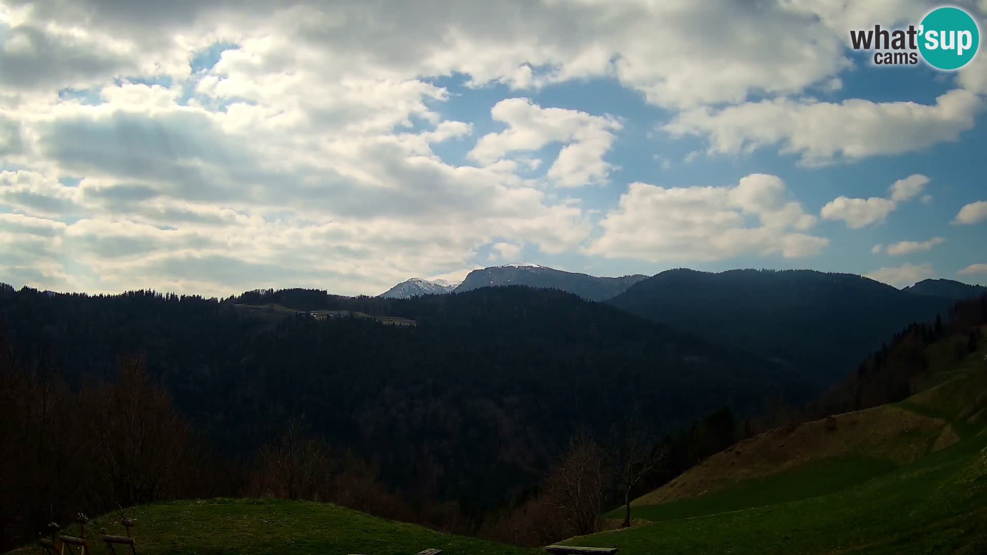 Webcam Brunarica Dražgoše – Liveblick auf Ratitovec (1666 m)